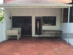 Macpherson Road (D13), Terrace #197816812